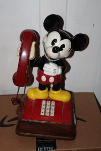 lot 4 image: 1976 The Mickey Mouse Standing Phone