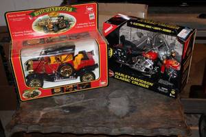 lot 17 image: 1914 Model T Battery Operated Model Car, and Harley Davidson Battery Operated Model Cruiser