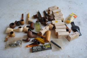 lot 99 image: Collection of Smoking Pipes
