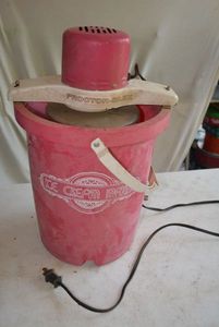 lot 119 image: Proctor-Silex Ice Cream Maker, Electric