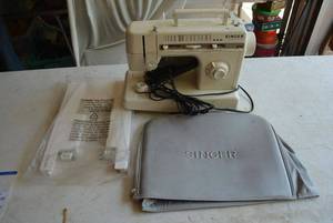 lot 129 image: Singer Sewing Machine and Cover, Model 4832C