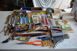 lot 173 image: Tool Lot Wrench Set, Pliers, Hammer and More