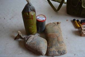 lot 176 image: Hard Lead Shot, 3 Bags and 1 Jar