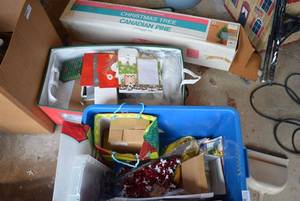 lot 380 image: Gift WrapBags, Christmas Tree and Ribbon