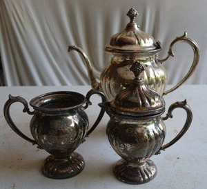 lot 3 image: Silver Serving Set, Stamped Knickerbocker Silver Co. 924, (Creamer, Sugar Bowl and Pitcher)