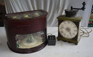 lot 54 image: Electric Christmas Window Box and Clock with Vintage Coffee Grinder Design