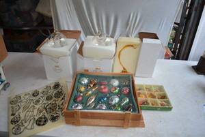 lot 77 image: Christmas Ornaments and Delicate Hanging Globes