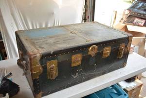 lot 79 image: Vintage Military Foot Locker