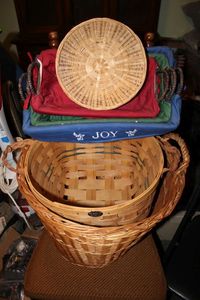 lot 223 image: Basket Lot, see pictures Large Laundry Basket to Small Nesting Baskets