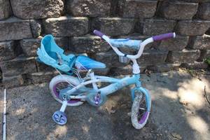 lot 496 image: Frozen Toddler Bicycle with Training Wheels and Doll Carrier