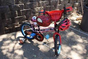 lot 498 image: 16 Spider-Man Bicycle with Training Wheels and 2 Helmets