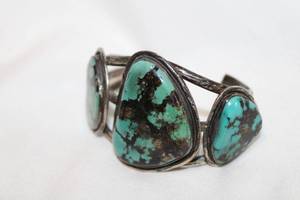 lot 399 image: Sterling silver artisan crafted Green Turquoise open cuff bracelet. No markings.