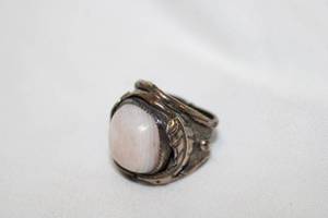lot 406 image: Sterling silver artisan crafted White Banded Agate ring. No markings. Size 9