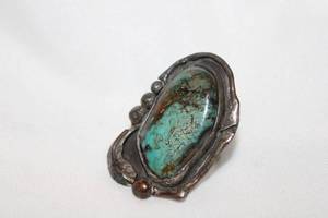 lot 407 image: Sterling silver artisan crafted Green Mohave Turquoise ring. No markings. Size 9