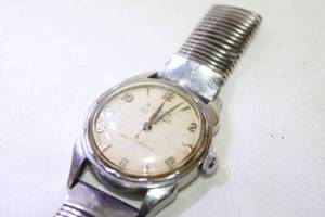lot 431 image: Bulova 23 jewel self winding watch face with guilloche machined face. Thick crystal with Bulova stamped on crown. Model 6252775