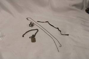 lot 442 image: Sterling silver scrap. Includes single earring, broken vintage bracelets and broken necklace. All marked 925.