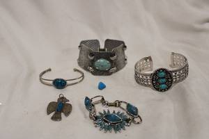 lot 470 image: Faux Turquoise jewelry selection.