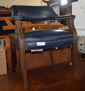lot 86 image: Amarillo Navy Upholstered Reception Chair with Button Trim and Walnut Legs