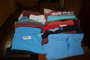lot 217 image: Mens T-shirts