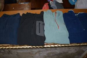 lot 218 image: Mens Long-Sleeve Fleece Tops, Sports Illustrated, North Face Brands