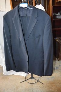 lot 178 image: Mens Boss Dress Pant and Jacket Size 50R