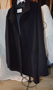 lot 156 image: Mens Coat Neiman Marcus Made in Italy Size XXL