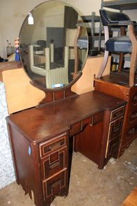 lot 15 image: Antique Desk With Mirror and Wheels, Matches Dresser Lot 10