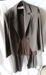 lot 24 image: Womens Clothes Linda Allard Ellen Tracy Pant Suit with Brown Sleeveless Shell, Size 10