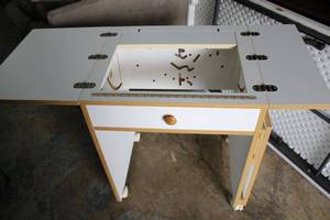 lot 237 image: Rolling Sewing Machine Cart, see pictures
