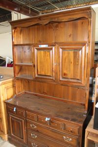 lot 238 image: Mid Century Hutch by Kling Colonial, some Drawers need hardware replaced