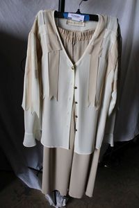 lot 27 image: Womens Clothes Dina Bar-El Pant and Blouse, Cream and Beige, Size M