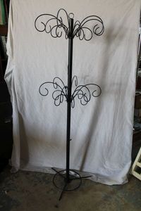 lot 277 image: Standing Dual Level Coat Rack