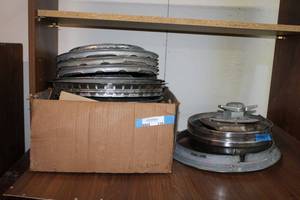 lot 135 image: Car Hubcaps
