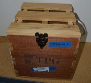 lot 56 image: Bochee Ball Set with Wooden Box