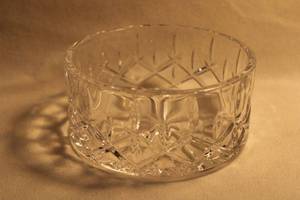 lot 380 image: Nachtmann NOBLESE fine Bavarian crystal bowl with classic diamond pattern. 5W x 2.5H No chips