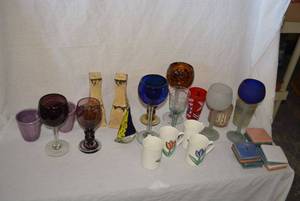 lot 285 image: Assorted Glasses, Mugs and Tiles