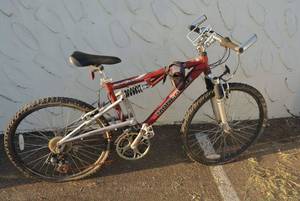 lot 206 image: Renegade Mongoose Mountain Bike with Suspension Bar