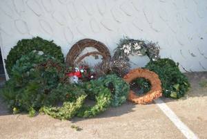 lot 201 image: Generous Amount of Wreaths