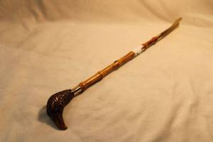 lot 387 image: Eagle head shoe horn 20L