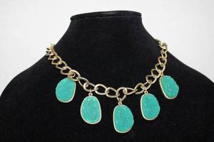 lot 371 image: Vintage gold tone flat link necklace with 3 dimensional textured juniper green glass freeform faux DRUZY rough station dangles. Oversized lobster clasp. 14L