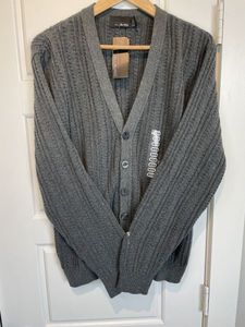 lot 354 image: Bill Blass Grey Knit Cardigan Sweater Mens NWT Medium Style 1347 Color Stone Grey Imprinted Bill Blass Buttons New With Tags