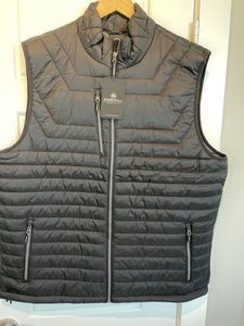lot 362 image: Stormtech Performance Sleeveless Vest NEW With Tags NWT Size Mens 2XLT (Tall) Color BlackCharcoal Zipper Works Perfect. No issues.