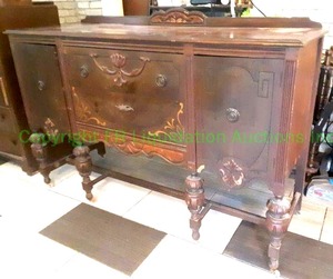 lot 5 image: Antique English mahogany side board buffet, 38 x 60 x 21