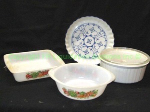 lot 14 image: Retro Glasbake and Corning ware baking dishes