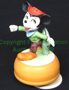 lot 123 image: Vintage Disney Mickey Mouse club, Schmid Bros. ceramic music box