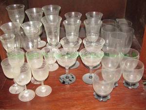lot 113 image: Vintage crystal etched stem glassware plus (Needs washed)