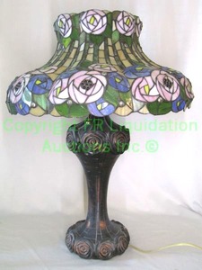 lot 2 image: Tiffany style rose pattern stained glass table lamp
