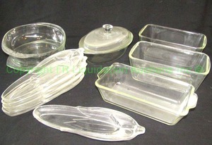lot 32 image: Vintage Westinghouse glass refrigerator dishes and Glasbake bakeware