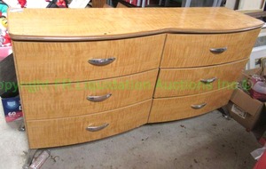 lot 266 image: Ashley furniture signature design vanity dresser