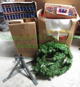 lot 206 image: Assorted Christmas light bulbs (generous quantity), tree stand and wreaths